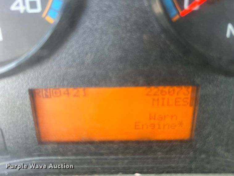 image for item MF9975 2013 International DuraStar 4300  flatbed truck