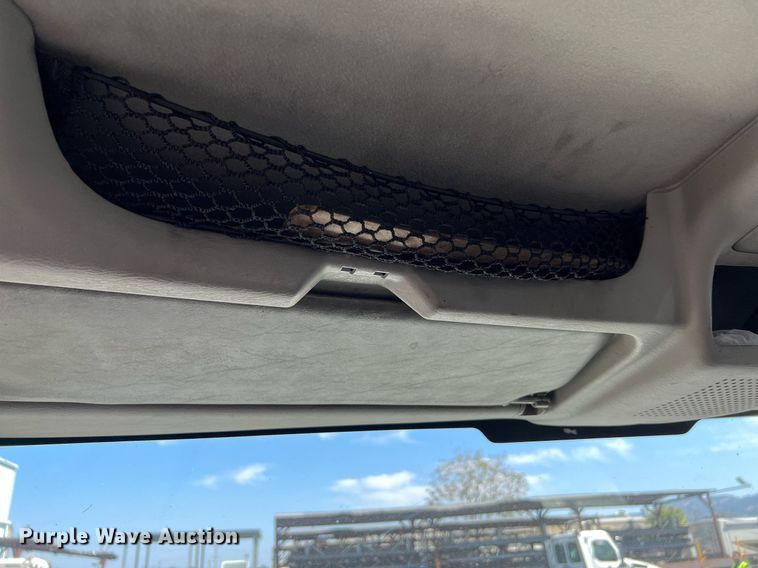 image for item MF9975 2013 International DuraStar 4300  flatbed truck