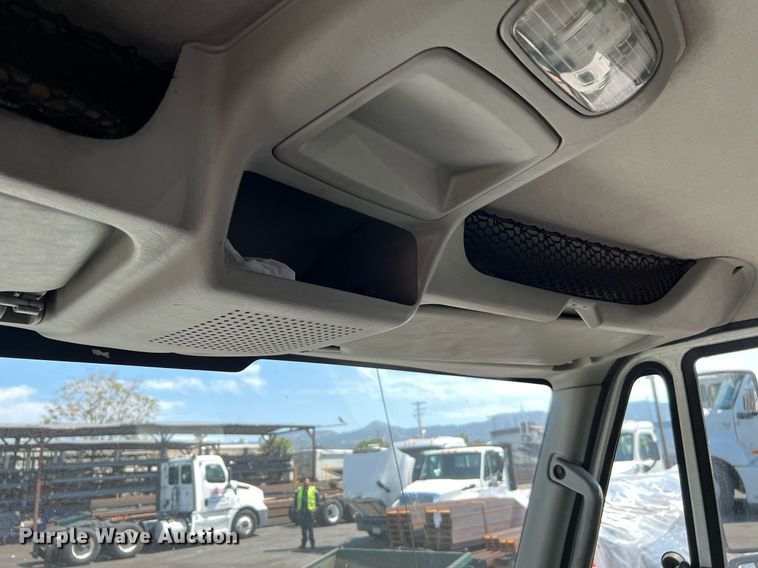 image for item MF9975 2013 International DuraStar 4300  flatbed truck