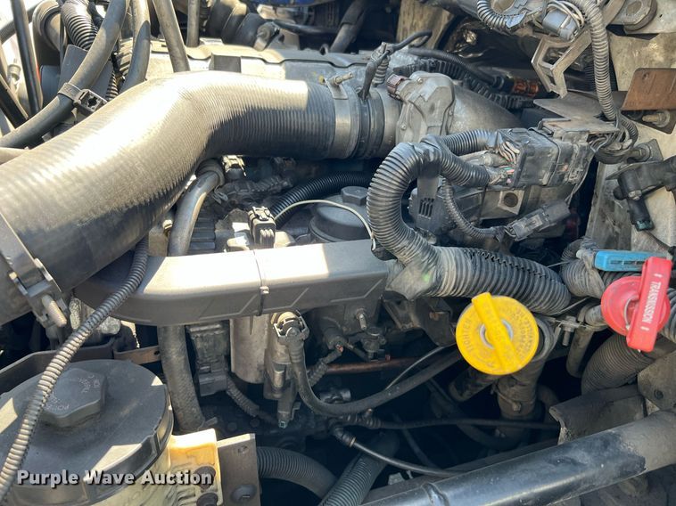 image for item MF9975 2013 International DuraStar 4300  flatbed truck