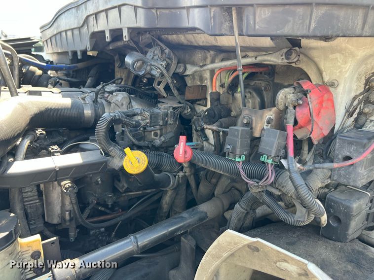 image for item MF9975 2013 International DuraStar 4300  flatbed truck