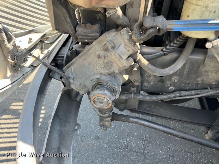 image for item MF9975 2013 International DuraStar 4300  flatbed truck