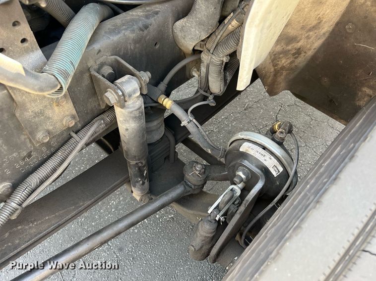 image for item MF9975 2013 International DuraStar 4300  flatbed truck