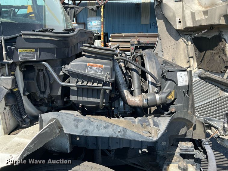 image for item MF9975 2013 International DuraStar 4300  flatbed truck