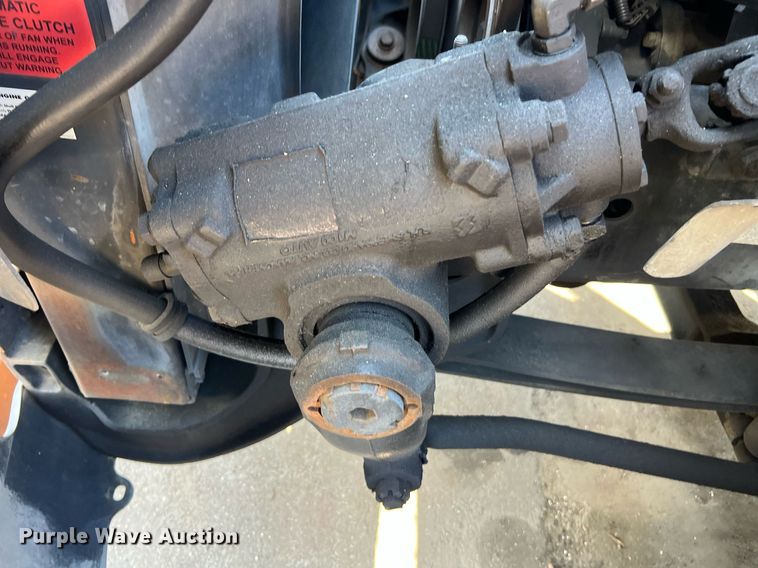 image for item MF9976 2003 International 8600  semi truck