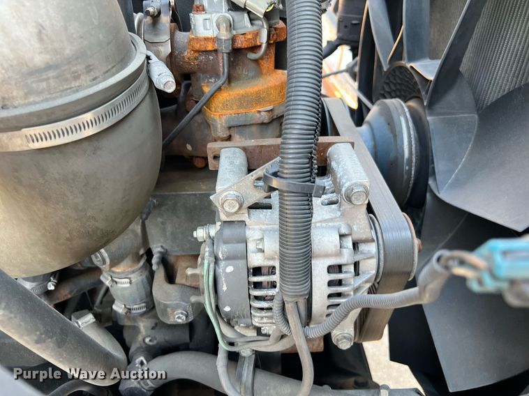 image for item MF9976 2003 International 8600  semi truck