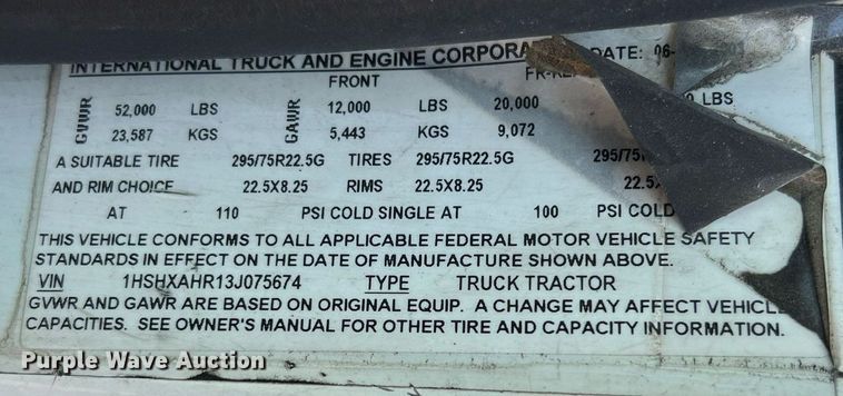 image for item MF9976 2003 International 8600  semi truck