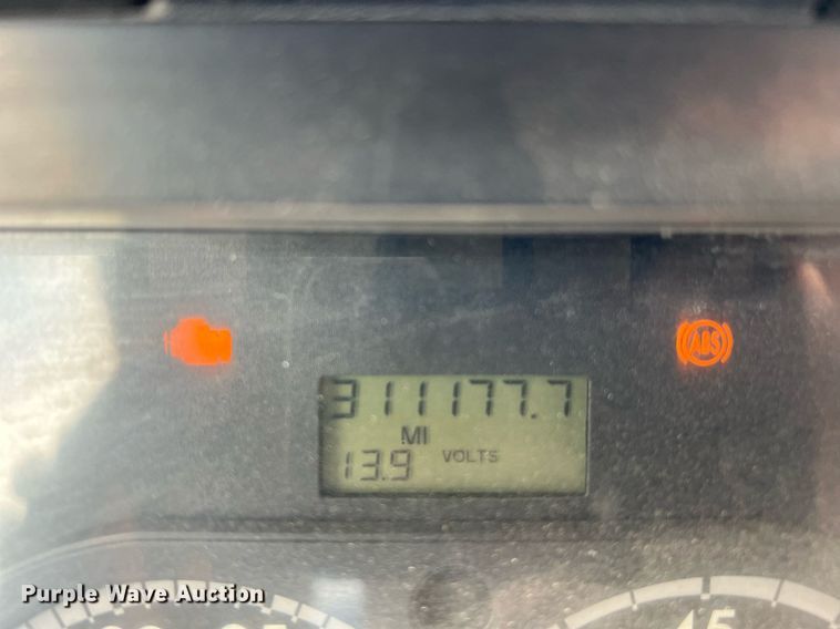 image for item MF9977 2012 Freightliner Cascadia 125  semi truck