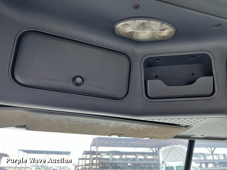 image for item MF9977 2012 Freightliner Cascadia 125  semi truck