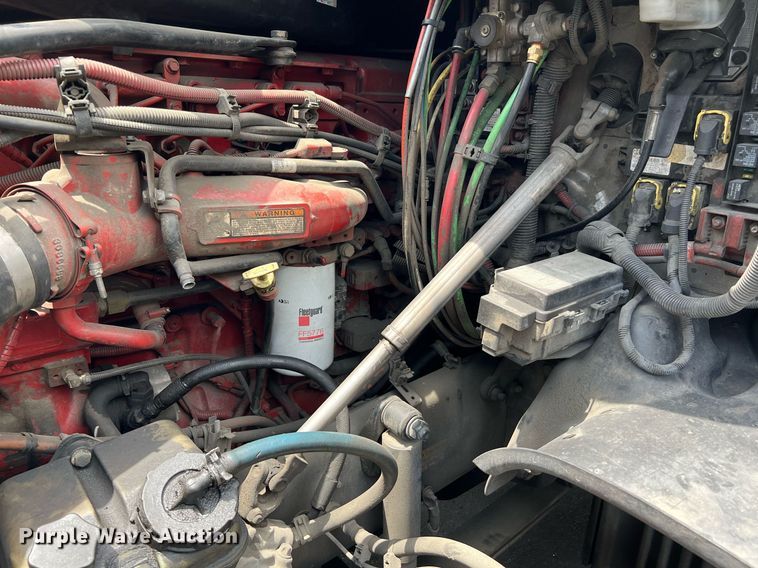 image for item MF9977 2012 Freightliner Cascadia 125  semi truck