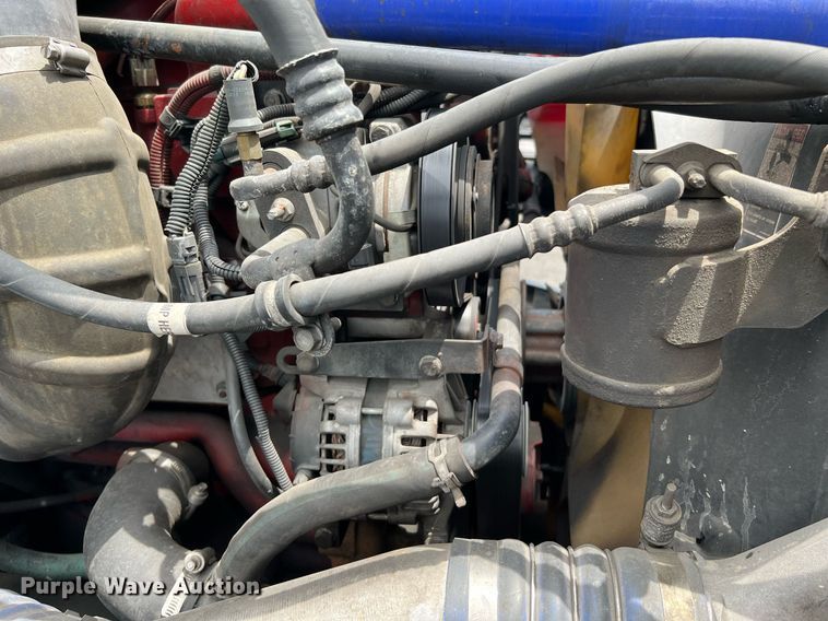 image for item MF9977 2012 Freightliner Cascadia 125  semi truck