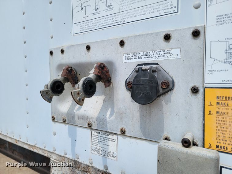 image for item ML9406 2002 Utility  side curtain trailer