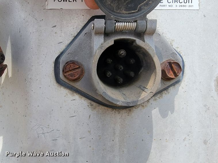 image for item ML9406 2002 Utility  side curtain trailer