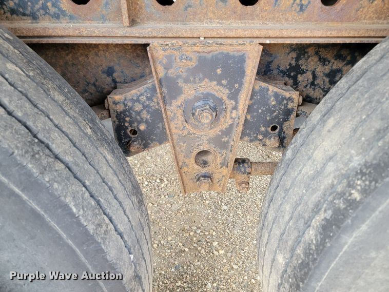 image for item ML9406 2002 Utility  side curtain trailer