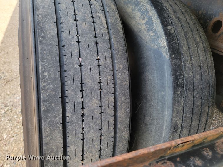 image for item ML9406 2002 Utility  side curtain trailer