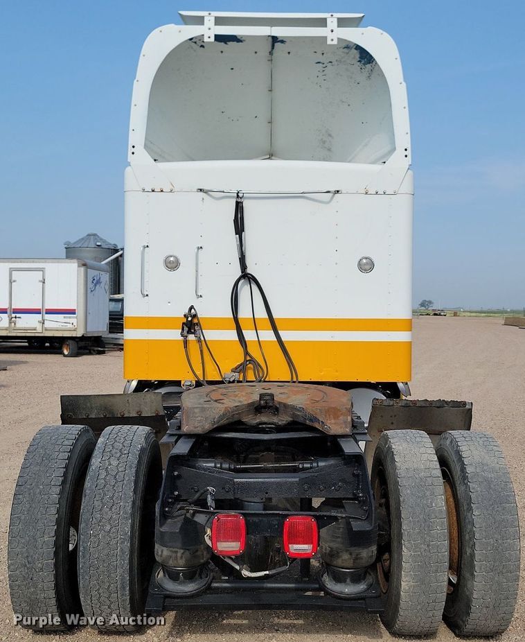 image for item ML9454 1989 Kenworth T600  semi truck