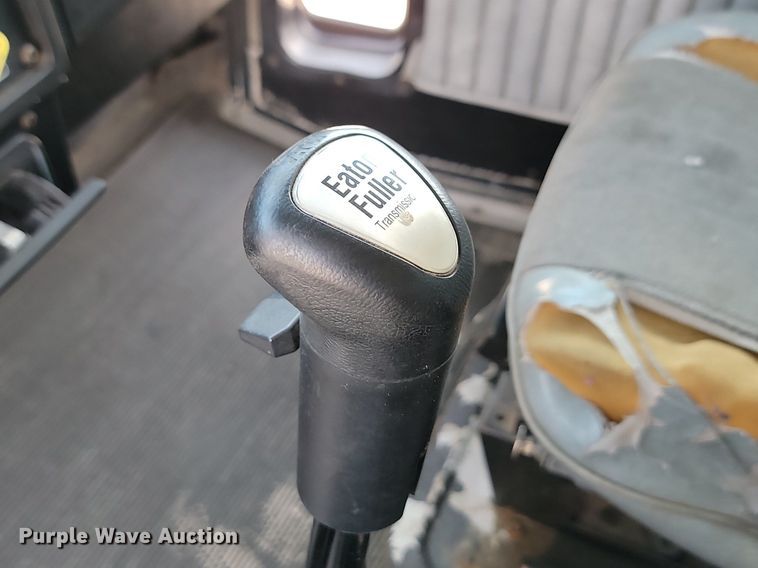 image for item ML9454 1989 Kenworth T600  semi truck