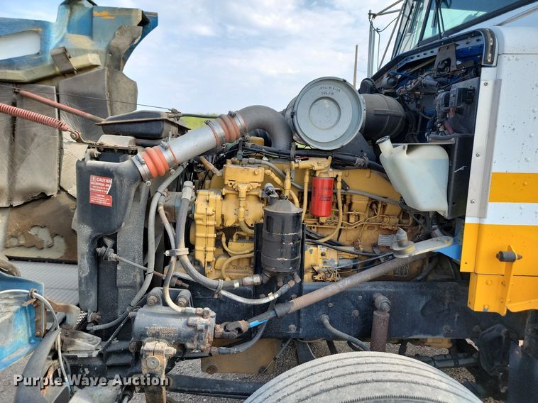 image for item ML9454 1989 Kenworth T600  semi truck