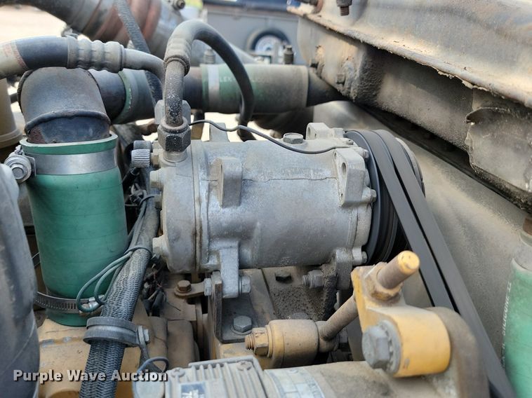 image for item ML9454 1989 Kenworth T600  semi truck