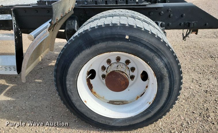 image for item ML9454 1989 Kenworth T600  semi truck