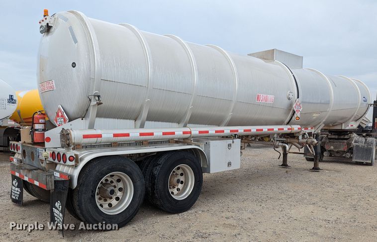 image for item MN9983 2015 MAC  tank trailer