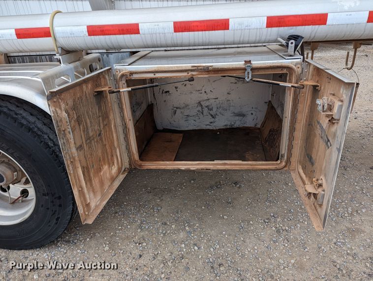 image for item MN9983 2015 MAC  tank trailer