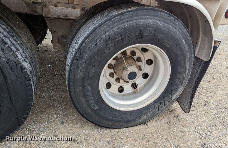 image for item MN9983 2015 MAC  tank trailer