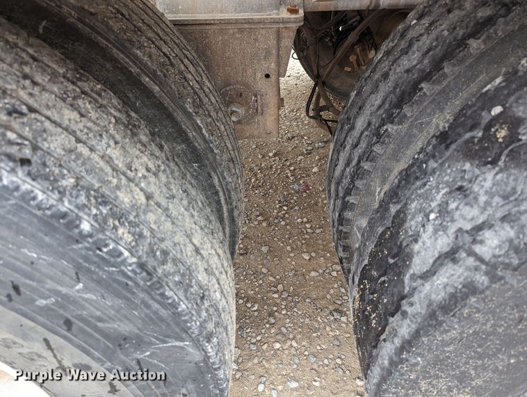 image for item MN9983 2015 MAC  tank trailer