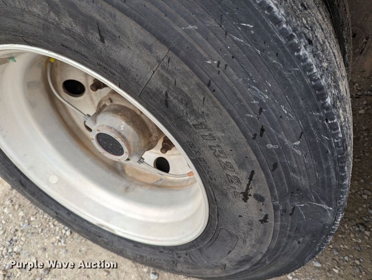 image for item MN9983 2015 MAC  tank trailer