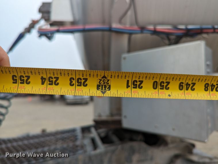 image for item MN9983 2015 MAC  tank trailer