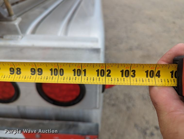 image for item MN9983 2015 MAC  tank trailer