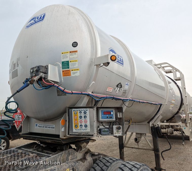 image for item MN9984 2015 MAC  tank trailer