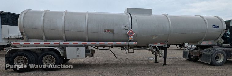 image for item MN9984 2015 MAC  tank trailer