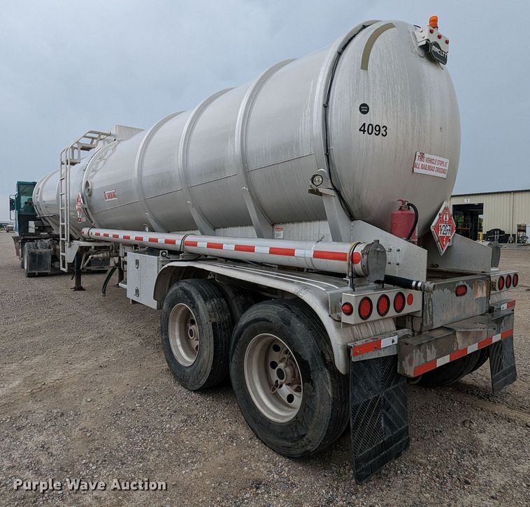 image for item MN9984 2015 MAC  tank trailer