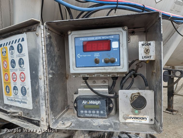 image for item MN9984 2015 MAC  tank trailer