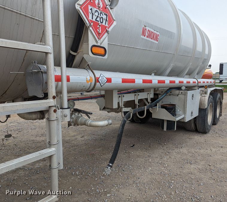 image for item MN9984 2015 MAC  tank trailer