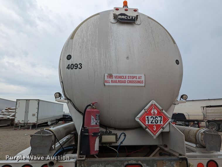 image for item MN9984 2015 MAC  tank trailer