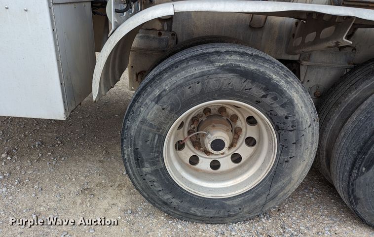 image for item MN9984 2015 MAC  tank trailer