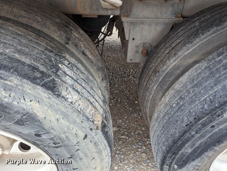 image for item MN9984 2015 MAC  tank trailer