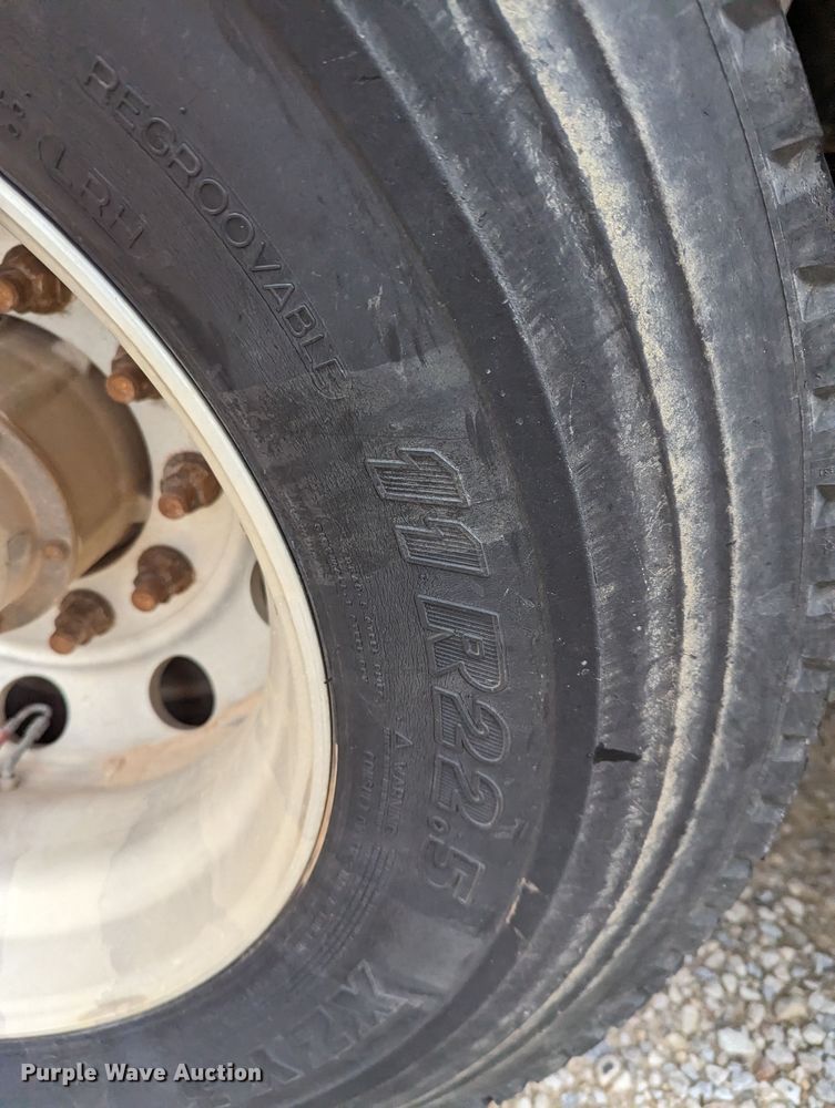 image for item MN9984 2015 MAC  tank trailer