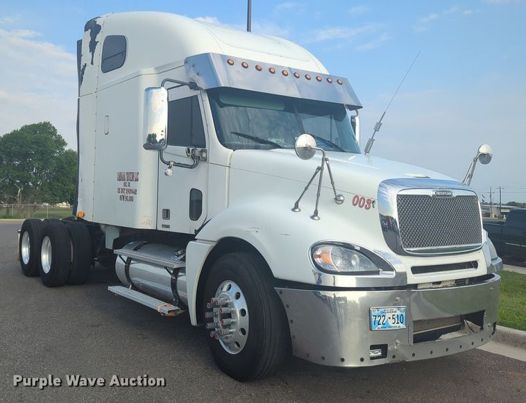 image for item MO9037 2008 Freightliner Columbia  semi truck