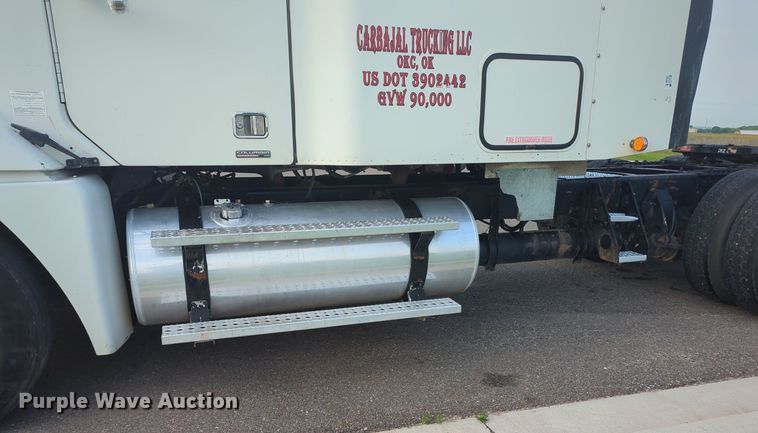 image for item MO9037 2008 Freightliner Columbia  semi truck