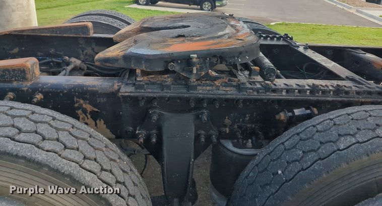 image for item MO9037 2008 Freightliner Columbia  semi truck