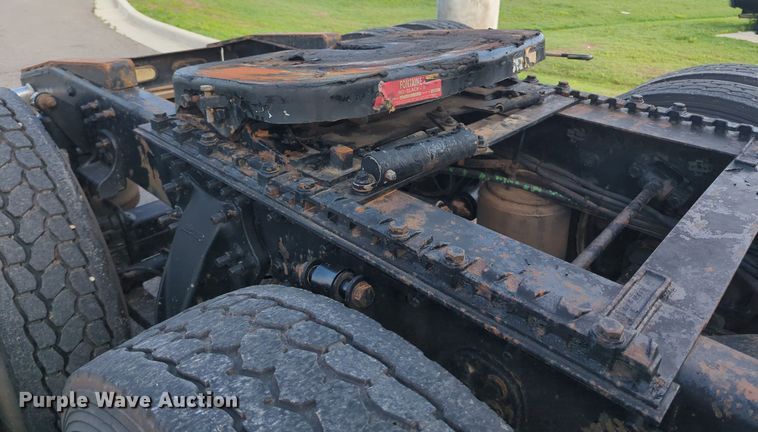 image for item MO9037 2008 Freightliner Columbia  semi truck