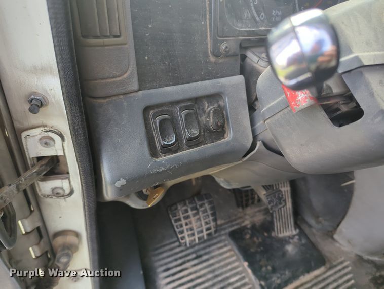 image for item MO9037 2008 Freightliner Columbia  semi truck