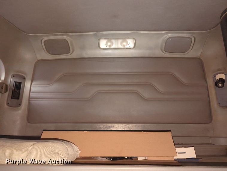 image for item MO9037 2008 Freightliner Columbia  semi truck