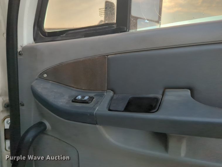 image for item MO9037 2008 Freightliner Columbia  semi truck