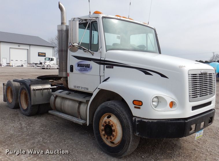 image for item MO9604 1996 Freightliner FL112  semi truck