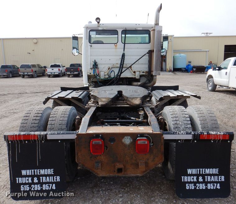 image for item MO9604 1996 Freightliner FL112  semi truck