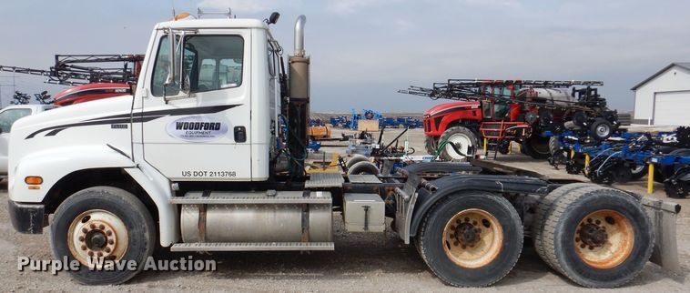 image for item MO9604 1996 Freightliner FL112  semi truck